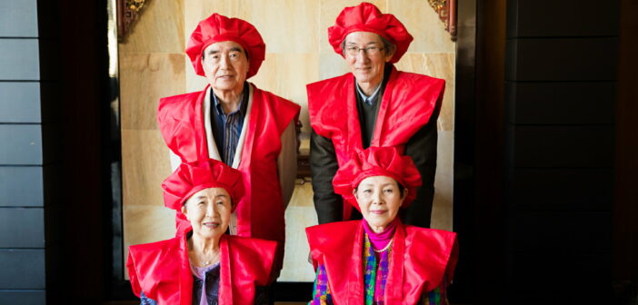 Charlottes rouges sur la tête : que signifie le kanreki, cette fête japonaise ?